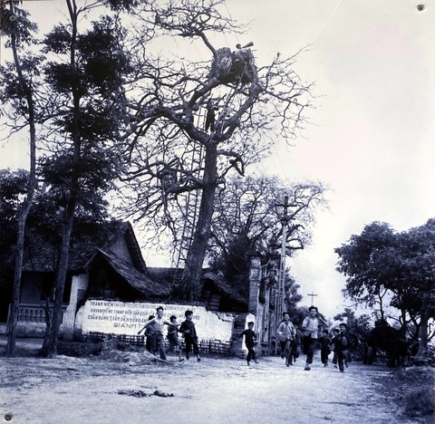 Kỷ niệm 50 năm Điện Biên Phủ trên không: Những hình ảnh Hà Nội một thời đạn bom - Ảnh 6. Kỷ niệm 50 năm Điện Biên Phủ trên không: Những hình ảnh Hà Nội một thời đạn bom - Ảnh 6.