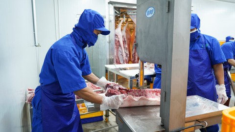 Ông lớn mảng nông nghiệp chia buồn sâu sắc và xin lỗi vì giảm lương, sa thải nhân viên - Ảnh 1. Ông lớn mảng nông nghiệp chia buồn sâu sắc và xin lỗi vì giảm lương, sa thải nhân viên - Ảnh 1.