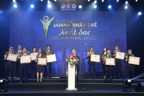 Vinh danh Doanh nhân trẻ xuất sắc, Doanh nhân trẻ tiêu biểu TP.HCM 2022 - Ảnh 2. Vinh danh Doanh nhân trẻ xuất sắc, Doanh nhân trẻ tiêu biểu TP.HCM 2022 - Ảnh 2.