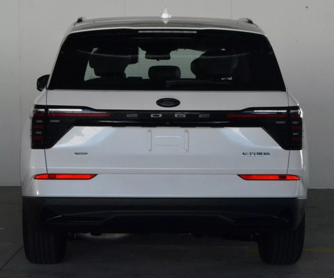 Ford Edge Hybrid: Thiết kế ấn tượng, sang trọng hơn - Ảnh 2. Ford Edge Hybrid: Thiết kế ấn tượng, sang trọng hơn - Ảnh 2.