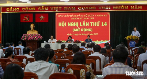 Chủ tịch Phan Văn Mãi gợi mở quận 1 hình thành phố tài chính, phát triển dịch vụ ven sông - Ảnh 1. Chủ tịch Phan Văn Mãi gợi mở quận 1 hình thành phố tài chính, phát triển dịch vụ ven sông - Ảnh 1.