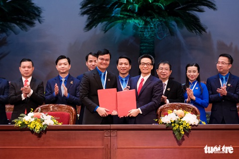 Phó thủ tướng Vũ Đức Đam: Ai đi đầu trong chuyển đổi số nếu không phải là tuổi trẻ? - Ảnh 2. Phó thủ tướng Vũ Đức Đam: Ai đi đầu trong chuyển đổi số nếu không phải là tuổi trẻ? - Ảnh 2.