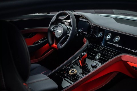 Bentley dát hơn 2 lạng vàng lên xe triệu USD lần đầu tiên trên thế giới - Ảnh 2. Bentley dát hơn 2 lạng vàng lên xe triệu USD lần đầu tiên trên thế giới - Ảnh 2.