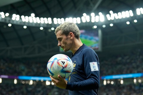 Vì sao ngăn chặn Antoine Griezmann còn quan trọng hơn Kylian Mbappe? - Ảnh 1. Vì sao ngăn chặn Antoine Griezmann còn quan trọng hơn Kylian Mbappe? - Ảnh 1.