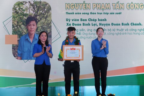 Hoa của đất tuyên dương thanh niên nông thôn làm kinh tế giỏi - Ảnh 4. Hoa của đất tuyên dương thanh niên nông thôn làm kinh tế giỏi - Ảnh 4.