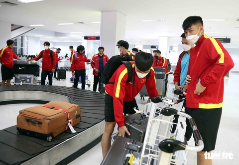 Đội tuyển Việt Nam đã đến Lào, sẵn sàng AFF Cup 2022 - Ảnh 3. Đội tuyển Việt Nam đã đến Lào, sẵn sàng AFF Cup 2022 - Ảnh 3.