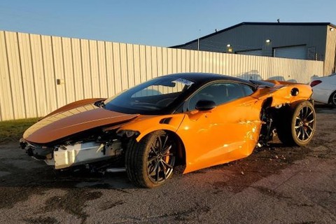 Siêu xe McLaren bị rao bán sắt vụn ngay sau ngày bàn giao - Ảnh 1. Siêu xe McLaren bị rao bán sắt vụn ngay sau ngày bàn giao - Ảnh 1.
