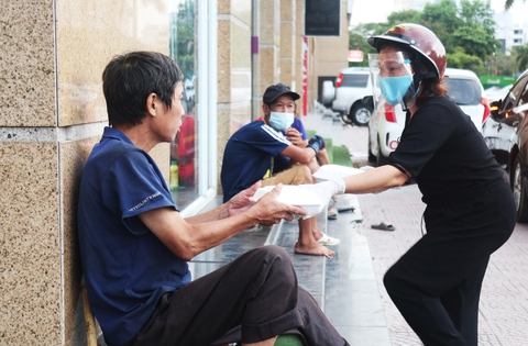 TP Vinh sẽ bắn pháo hoa ở quảng trường Hồ Chí Minh đón giao thừa - Ảnh 2. TP Vinh sẽ bắn pháo hoa ở quảng trường Hồ Chí Minh đón giao thừa - Ảnh 2.