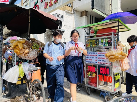 Ba nhà chống lại hàng rong - Ảnh 1. Ba nhà chống lại hàng rong - Ảnh 1.