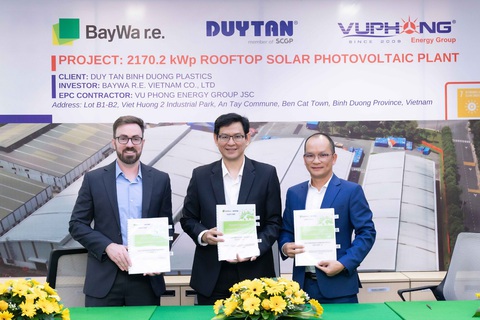 Nhựa Duy Tân ký kết hợp tác triển khai dự án năng lượng tái tạo tại Bình Dương - Ảnh 1. Nhựa Duy Tân ký kết hợp tác triển khai dự án năng lượng tái tạo tại Bình Dương - Ảnh 1.