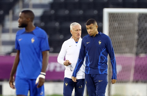 HLV Deschamps: Chúng tôi đang cố gắng để tránh lây lan dịch cúm ở tuyển Pháp - Ảnh 1. HLV Deschamps: Chúng tôi đang cố gắng để tránh lây lan dịch cúm ở tuyển Pháp - Ảnh 1.