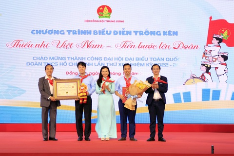 12.000 thiếu nhi biểu diễn trống kèn chào mừng thành công Đại hội Đoàn toàn quốc - Ảnh 3. 12.000 thiếu nhi biểu diễn trống kèn chào mừng thành công Đại hội Đoàn toàn quốc - Ảnh 3.