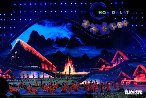 Khai mạc Festival hoa Đà Lạt, 400 nghệ sĩ quy tụ, 500.000 chậu hoa quanh hồ Xuân Hương - Ảnh 13. Khai mạc Festival hoa Đà Lạt, 400 nghệ sĩ quy tụ, 500.000 chậu hoa quanh hồ Xuân Hương - Ảnh 13.