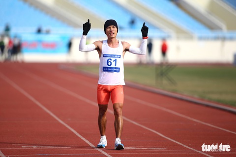 Lê Thị Tuyết giành huy chương vàng marathon lịch sử cho điền kinh Phú Yên - Ảnh 8. Lê Thị Tuyết giành huy chương vàng marathon lịch sử cho điền kinh Phú Yên - Ảnh 8.