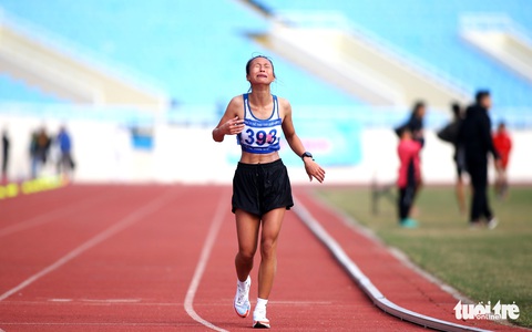 Lê Thị Tuyết giành huy chương vàng marathon lịch sử cho điền kinh Phú Yên - Ảnh 4. Lê Thị Tuyết giành huy chương vàng marathon lịch sử cho điền kinh Phú Yên - Ảnh 4.