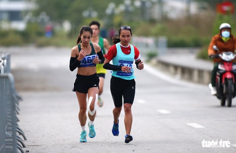 Lê Thị Tuyết giành huy chương vàng marathon lịch sử cho điền kinh Phú Yên - Ảnh 5. Lê Thị Tuyết giành huy chương vàng marathon lịch sử cho điền kinh Phú Yên - Ảnh 5.