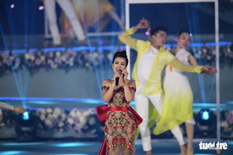 Khai mạc Festival hoa Đà Lạt, 400 nghệ sĩ quy tụ, 500.000 chậu hoa quanh hồ Xuân Hương - Ảnh 12. Khai mạc Festival hoa Đà Lạt, 400 nghệ sĩ quy tụ, 500.000 chậu hoa quanh hồ Xuân Hương - Ảnh 12.