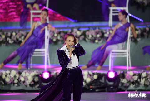 Khai mạc Festival hoa Đà Lạt, 400 nghệ sĩ quy tụ, 500.000 chậu hoa quanh hồ Xuân Hương - Ảnh 9. Khai mạc Festival hoa Đà Lạt, 400 nghệ sĩ quy tụ, 500.000 chậu hoa quanh hồ Xuân Hương - Ảnh 9.