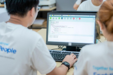 Đào tạo nhân tài trẻ để kiến tạo tương lai - Samsung thể hiện quyết tâm thực hiện tầm nhìn - Ảnh 2. Đào tạo nhân tài trẻ để kiến tạo tương lai - Samsung thể hiện quyết tâm thực hiện tầm nhìn - Ảnh 2.