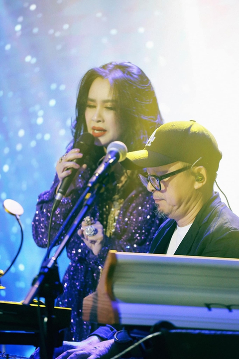Ảnh vui sao Việt 18-12: Quách Tuấn Du mong Hoài Linh được khán giả yêu nhiều hơn - Ảnh 10. Ảnh vui sao Việt 18-12: Quách Tuấn Du mong Hoài Linh được khán giả yêu nhiều hơn - Ảnh 10.