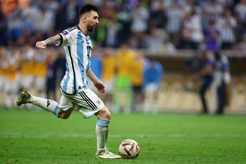 Sút luân lưu - Ronaldo nhìn Messi mà học hỏi - Ảnh 1. Sút luân lưu - Ronaldo nhìn Messi mà học hỏi - Ảnh 1.