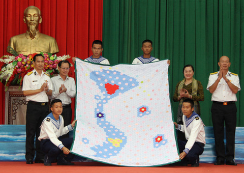Sẵn sàng mang quà Tết đến các chiến sĩ Vùng 5 hải quân làm nhiệm vụ ở đảo xa Tây Nam - Ảnh 1. Sẵn sàng mang quà Tết đến các chiến sĩ Vùng 5 hải quân làm nhiệm vụ ở đảo xa Tây Nam - Ảnh 1.