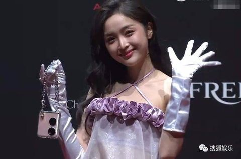 Lý Hiện mang gối ngủ tại sự kiện, Vương Nhất Bác từ chối tham gia vì quen ngủ... nude - Ảnh 9. Lý Hiện mang gối ngủ tại sự kiện, Vương Nhất Bác từ chối tham gia vì quen ngủ... nude - Ảnh 9.