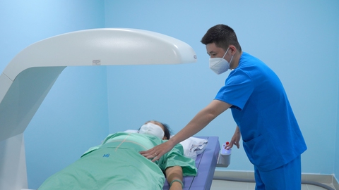 Tầm soát loãng xương và những điều cần biết - Ảnh 2. Tầm soát loãng xương và những điều cần biết - Ảnh 2.