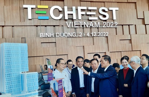 Bàn giải pháp chuyển đổi mô hình sản xuất tại Ngày hội đổi mới sáng tạo Techfest 2022 Bình Dương - Ảnh 1. Bàn giải pháp chuyển đổi mô hình sản xuất tại Ngày hội đổi mới sáng tạo Techfest 2022 Bình Dương - Ảnh 1.