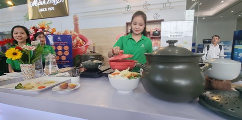 Bàn giải pháp chuyển đổi mô hình sản xuất tại Ngày hội đổi mới sáng tạo Techfest 2022 Bình Dương - Ảnh 3. Bàn giải pháp chuyển đổi mô hình sản xuất tại Ngày hội đổi mới sáng tạo Techfest 2022 Bình Dương - Ảnh 3.