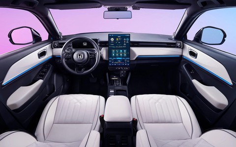 Ô tô điện với khung vỏ y hệt Honda HR-V 2022 lần đầu ra mắt Đông Nam Á - Ảnh 2. Ô tô điện với khung vỏ y hệt Honda HR-V 2022 lần đầu ra mắt Đông Nam Á - Ảnh 2.