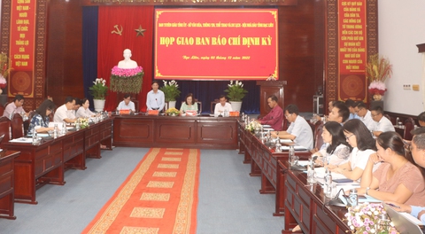 Đình chỉ sinh hoạt Đảng phó chánh án bị bắt quả tang nhận hối lộ trong nhà nghỉ - Ảnh 1. Đình chỉ sinh hoạt Đảng phó chánh án bị bắt quả tang nhận hối lộ trong nhà nghỉ - Ảnh 1.