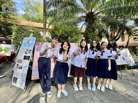 Phụ huynh, học sinh TP.HCM buồn vì nghỉ Tết trễ, đi học sớm - Ảnh 1. Phụ huynh, học sinh TP.HCM buồn vì nghỉ Tết trễ, đi học sớm - Ảnh 1.