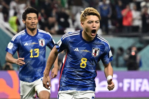 Người đàn ông cảm ơn sếp đã cho nghỉ 2 tuần để đi xem World Cup - Ảnh 2. Người đàn ông cảm ơn sếp đã cho nghỉ 2 tuần để đi xem World Cup - Ảnh 2.
