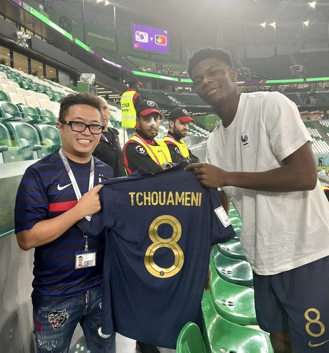 Thư Qatar: Chạy sô gặp Ronaldo, lấy áo Tchouameni và xem Messi - Ảnh 2. Thư Qatar: Chạy sô gặp Ronaldo, lấy áo Tchouameni và xem Messi - Ảnh 2.