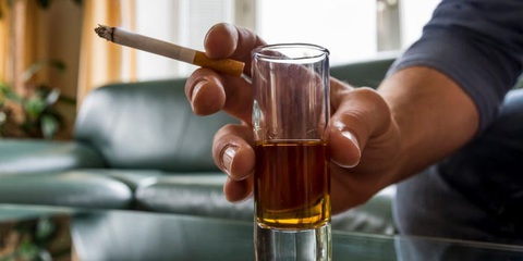 Những ai dễ bị viêm tụy? - Ảnh 2. Những ai dễ bị viêm tụy? - Ảnh 2.