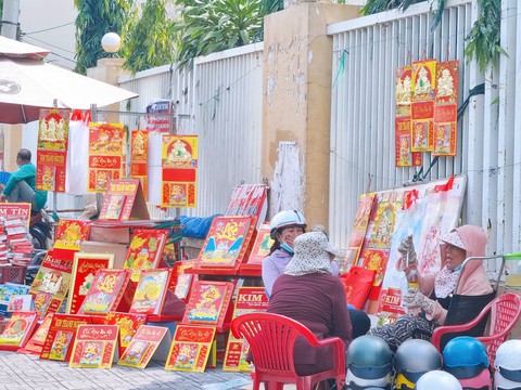 Ảm đạm thị trường lịch Tết Quý Mão 2023 - Ảnh 1. Ảm đạm thị trường lịch Tết Quý Mão 2023 - Ảnh 1.