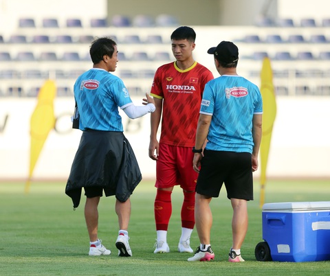 Ông Park vẫn dành chỗ cho Bùi Tiến Dũng đấu AFF Cup - Ảnh 1. Ông Park vẫn dành chỗ cho Bùi Tiến Dũng đấu AFF Cup - Ảnh 1.