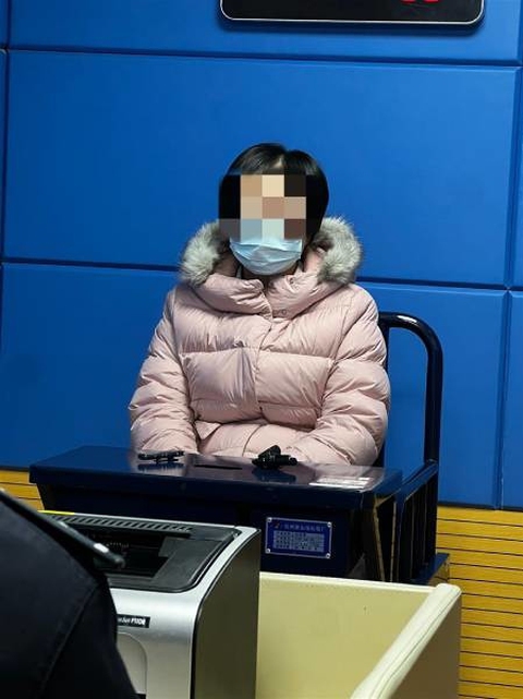 Bạn thân báo quá báo: Đóng giả bạn trai qua mạng suốt nhiều năm, lừa gần 7 tỉ đồng - Ảnh 1. Bạn thân báo quá báo: Đóng giả bạn trai qua mạng suốt nhiều năm, lừa gần 7 tỉ đồng - Ảnh 1.
