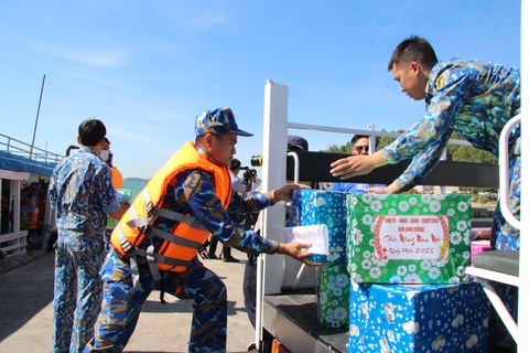 Chiến sĩ Trạm ra đa 625: Nhận quà Tết này, anh em ở đơn vị cảm thấy ấm lòng lắm - Ảnh 3. Chiến sĩ Trạm ra đa 625: Nhận quà Tết này, anh em ở đơn vị cảm thấy ấm lòng lắm - Ảnh 3.