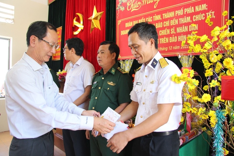 Chiến sĩ Trạm ra đa 625: Nhận quà Tết này, anh em ở đơn vị cảm thấy ấm lòng lắm - Ảnh 4. Chiến sĩ Trạm ra đa 625: Nhận quà Tết này, anh em ở đơn vị cảm thấy ấm lòng lắm - Ảnh 4.