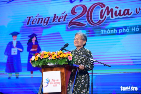 20 mùa gieo hạt - Báo Tuổi Trẻ và Thành Đoàn trao học bổng Tiếp sức đến trường ở TP.HCM - Ảnh 3. 20 mùa gieo hạt - Báo Tuổi Trẻ và Thành Đoàn trao học bổng Tiếp sức đến trường ở TP.HCM - Ảnh 3.