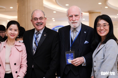 Giáo sư Vinton Cerf: Ấn tượng với Internet tại Việt Nam - Ảnh 1. Giáo sư Vinton Cerf: Ấn tượng với Internet tại Việt Nam - Ảnh 1.