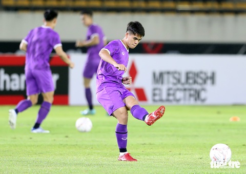Ông Park Hang Seo loại Khuất Văn Khang và Hải Huy khỏi AFF Cup? - Ảnh 1. Ông Park Hang Seo loại Khuất Văn Khang và Hải Huy khỏi AFF Cup? - Ảnh 1.
