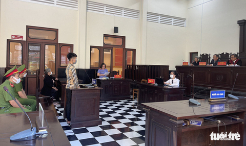 Ăn nhậu rồi chém người gây liệt hai chân, lãnh 12 năm tù - Ảnh 1. Ăn nhậu rồi chém người gây liệt hai chân, lãnh 12 năm tù - Ảnh 1.