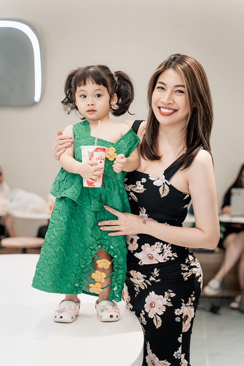 Ảnh vui sao Việt 20-12: Đàm Vĩnh Hưng thân thiết bên Tuấn Hưng - Ảnh 7. Ảnh vui sao Việt 20-12: Đàm Vĩnh Hưng thân thiết bên Tuấn Hưng - Ảnh 7.