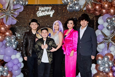 Ảnh vui sao Việt 20-12: Đàm Vĩnh Hưng thân thiết bên Tuấn Hưng - Ảnh 10. Ảnh vui sao Việt 20-12: Đàm Vĩnh Hưng thân thiết bên Tuấn Hưng - Ảnh 10.
