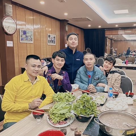 Ảnh vui sao Việt 20-12: Đàm Vĩnh Hưng thân thiết bên Tuấn Hưng - Ảnh 3. Ảnh vui sao Việt 20-12: Đàm Vĩnh Hưng thân thiết bên Tuấn Hưng - Ảnh 3.