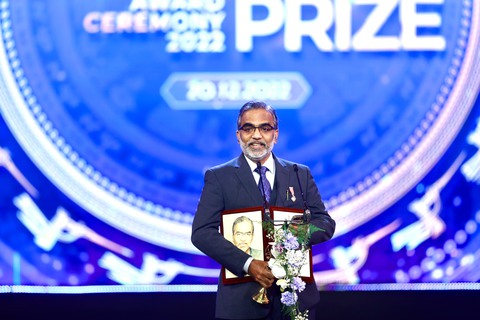 Các huyền thoại Internet thắng giải thưởng 3 triệu USD của VinFuture 2022 - Ảnh 3. Các huyền thoại Internet thắng giải thưởng 3 triệu USD của VinFuture 2022 - Ảnh 3.