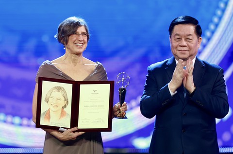 Các huyền thoại Internet thắng giải thưởng 3 triệu USD của VinFuture 2022 - Ảnh 5. Các huyền thoại Internet thắng giải thưởng 3 triệu USD của VinFuture 2022 - Ảnh 5.